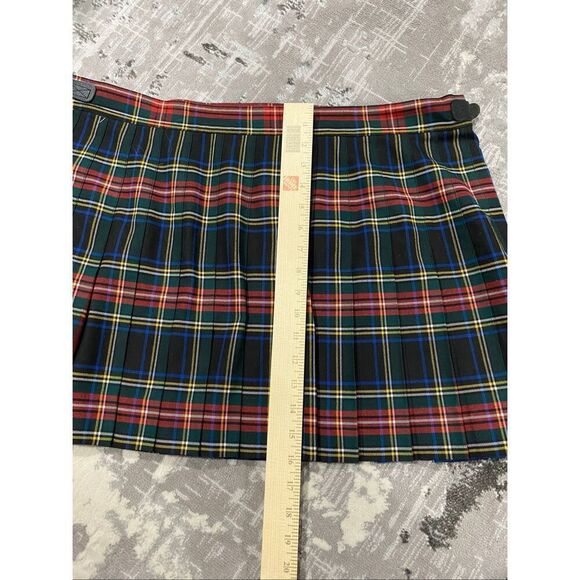 Size 16/18 tartan kilt. Adjustable leather hardware from 19 1/2-20 1/2 inches. - Picture 9 of 10